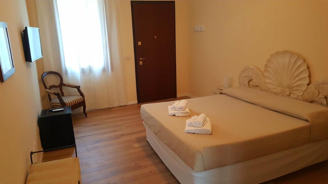 B&B Villa Fiorini Moniga del Garda Exterior photo